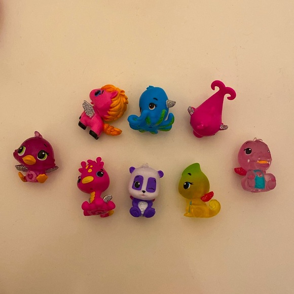 (8) Hatchimals Mini Collectibles + Pink Hatchimal nest+ Roblox Policeman Toy - Picture 4 of 16